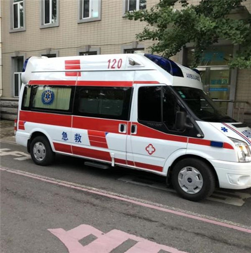临翔选择我们的救护车出租,开启安心转院之旅